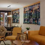 One66 Готель 4*