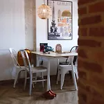 One66 Готель 4*