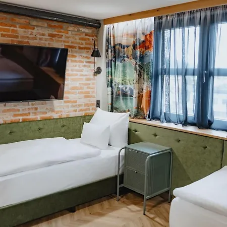 Otel One66