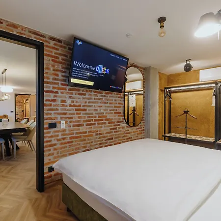 Hotel One66 4*